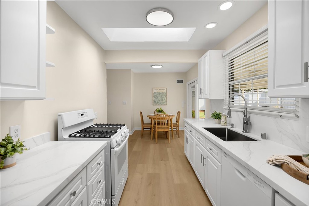 Rancho Cucamonga, California, 91730, United States, 4 Bedrooms Bedrooms, ,2 BathroomsBathrooms,Residential,For Sale,1921944