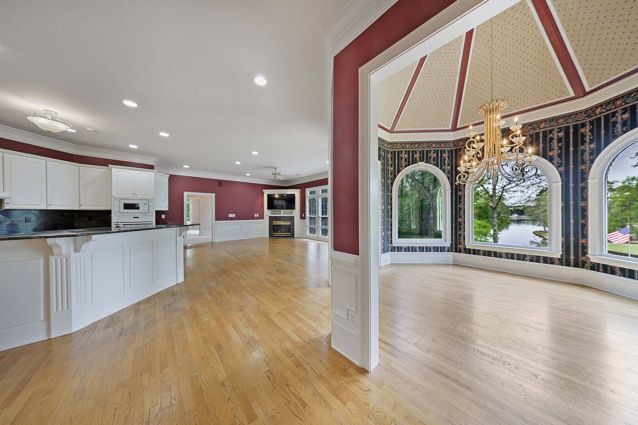  A Rare Opportunity to Own a Developer-Designed Lakefront Estate - 物件實景