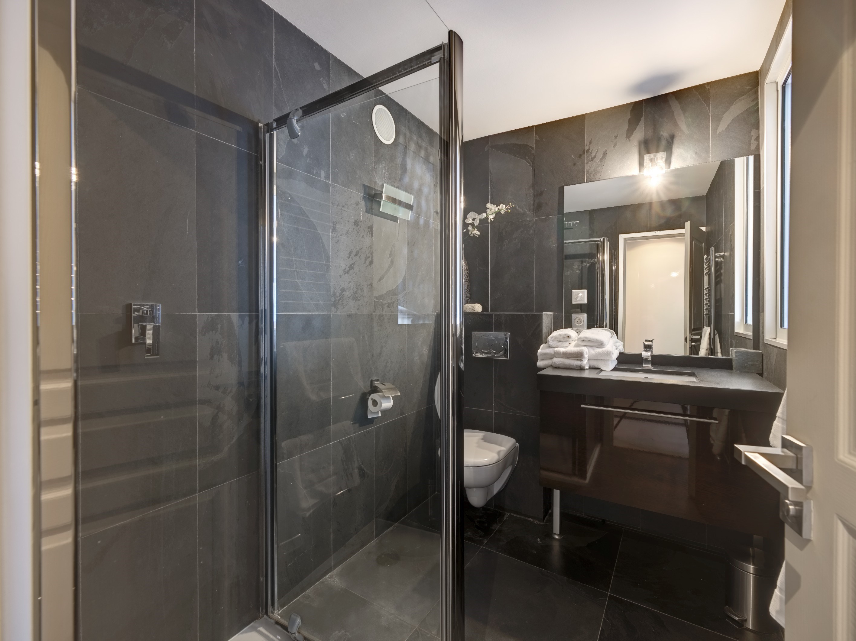  Contemporary villa for sale in Super Cannes 265 m² with pool and partial sea vi… - 物件實景