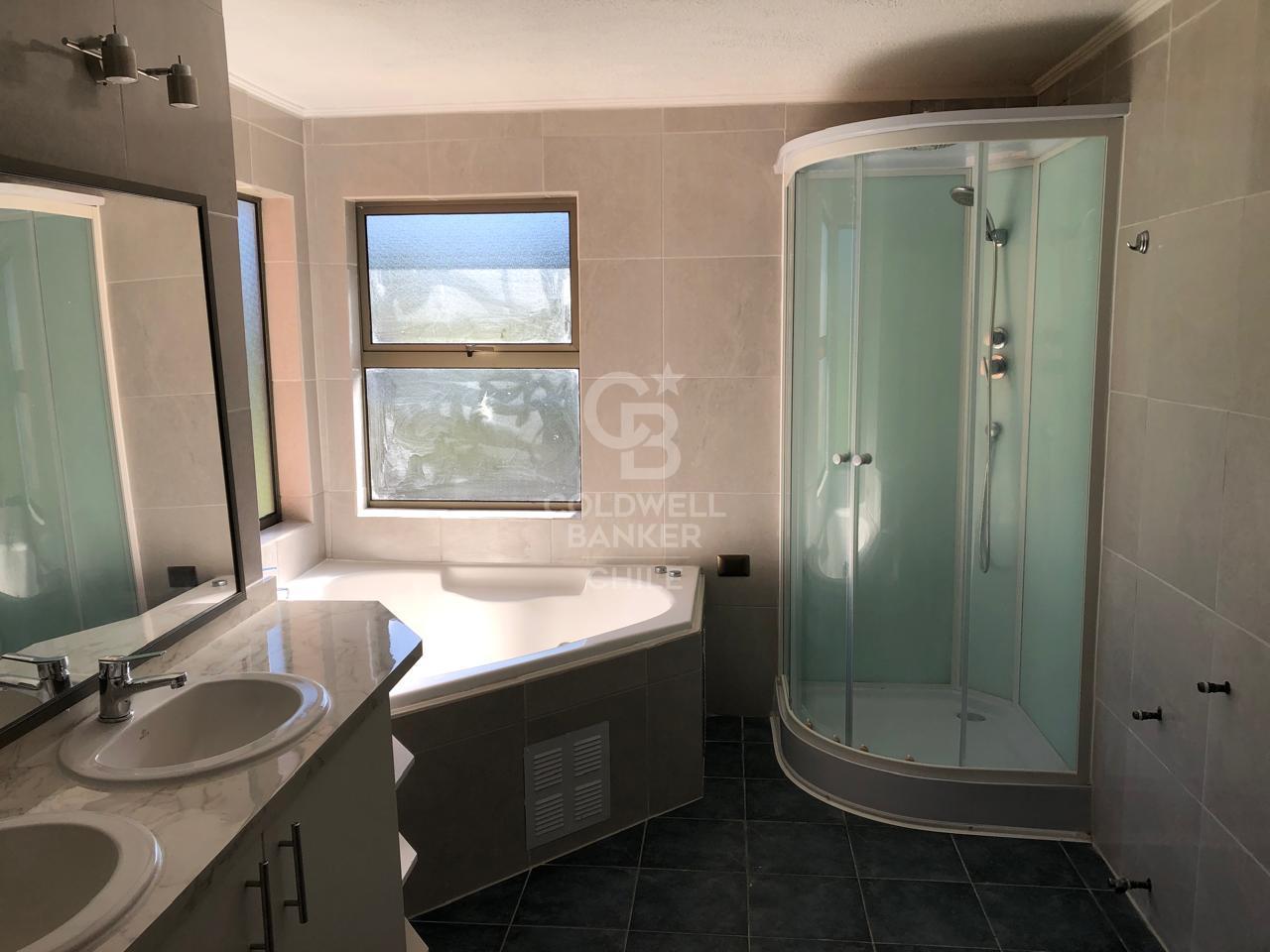 Puerto Varas, Chile, 5 Bedrooms Bedrooms, ,5 BathroomsBathrooms,Residential,For Sale,1957835