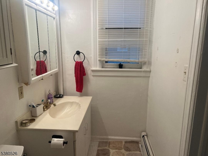 Cranford Twp., New Jersey, 07016, United States, 6 Bedrooms Bedrooms, ,4 BathroomsBathrooms,Residential,For Sale,1927229