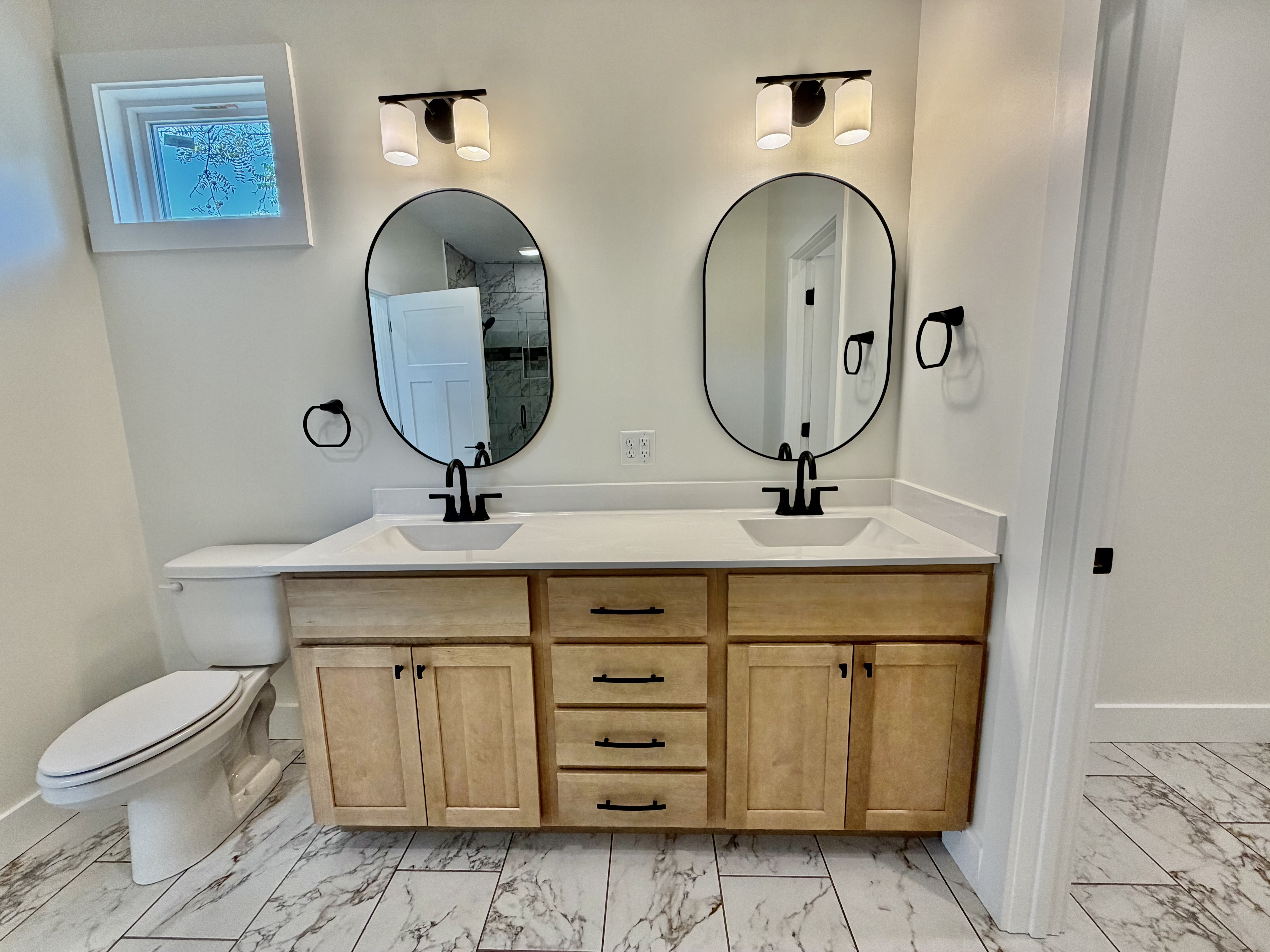 Mars Hill, North Carolina, 28754, United States, 3 Bedrooms Bedrooms, ,3 BathroomsBathrooms,Residential,For Sale,1984303