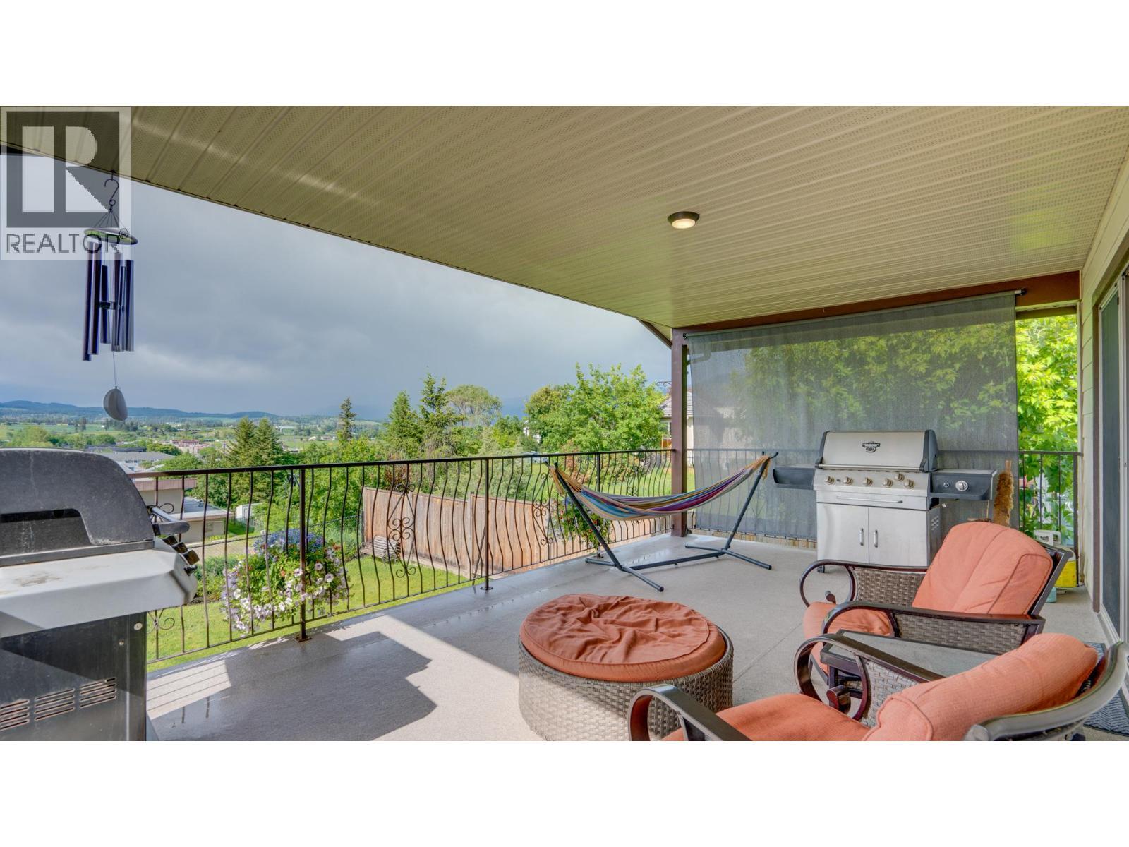 ARMSTRONG, British Columbia, V4Y 0B3, CA, 4 Bedrooms Bedrooms, ,2 BathroomsBathrooms,Residential,For Sale,1950406