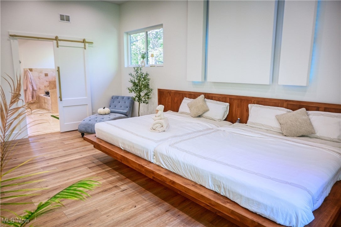 Medina, Ohio, 44256, United States, 5 Bedrooms Bedrooms, ,5 BathroomsBathrooms,Residential,For Sale,1976379