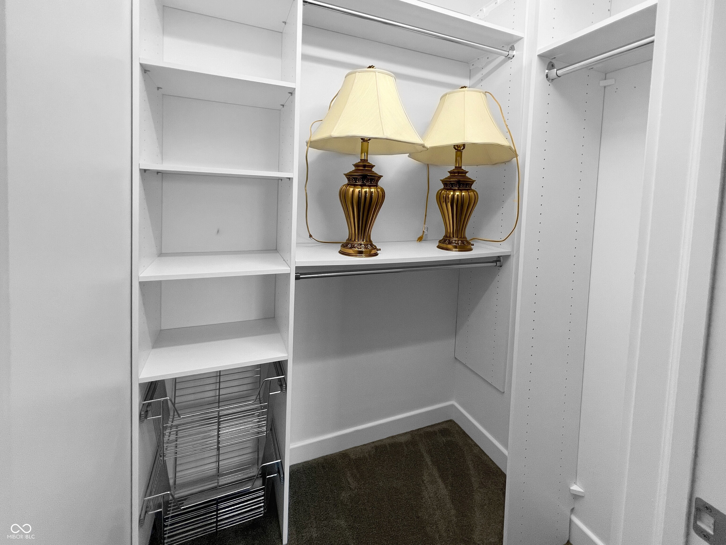 Columbus, Indiana, 47201, United States, 3 Bedrooms Bedrooms, ,3 BathroomsBathrooms,Residential,For Sale,1977125