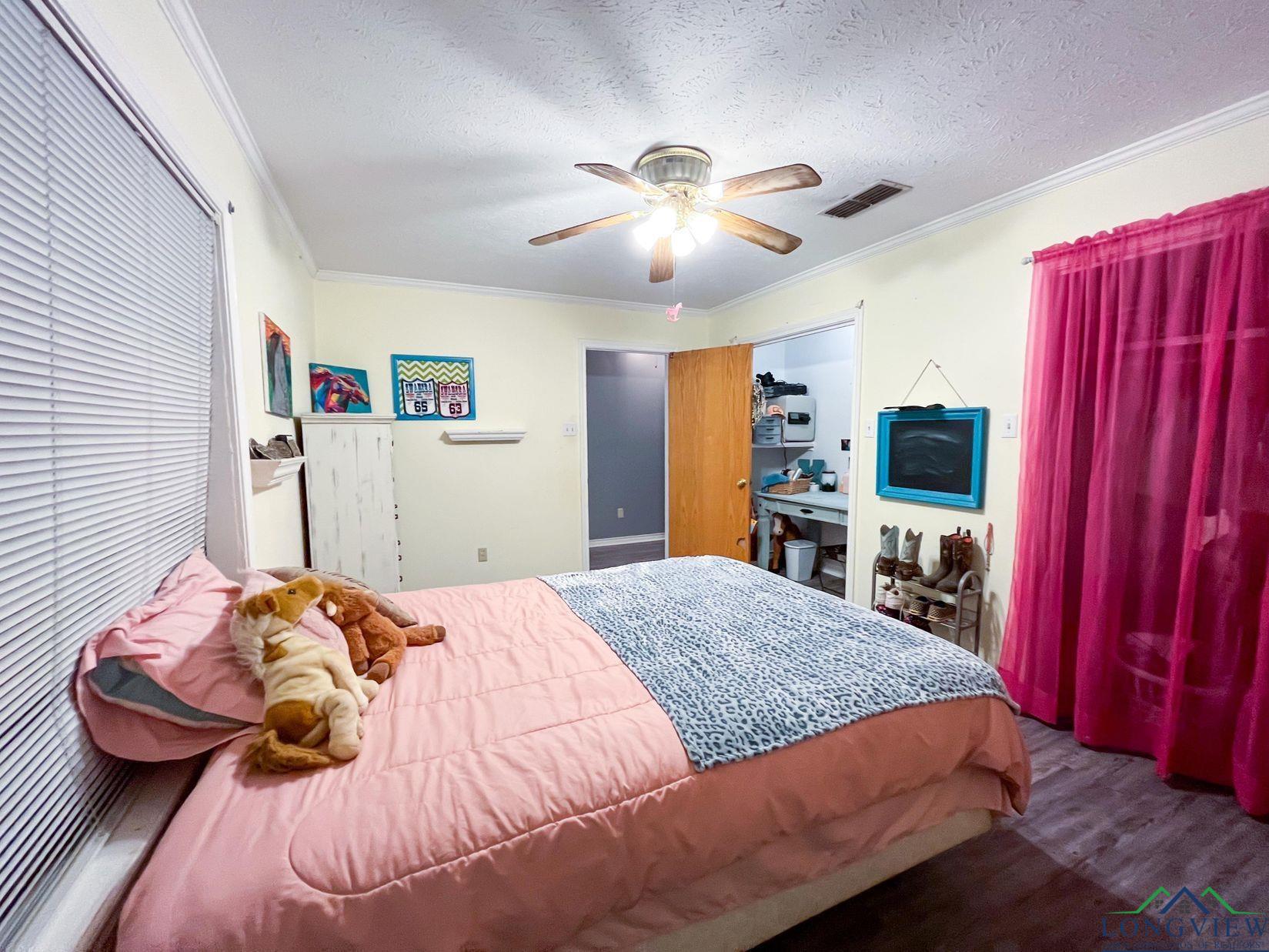 Linden, Texas, 75563, United States, 4 Bedrooms Bedrooms, ,3 BathroomsBathrooms,Residential,For Sale,1984519