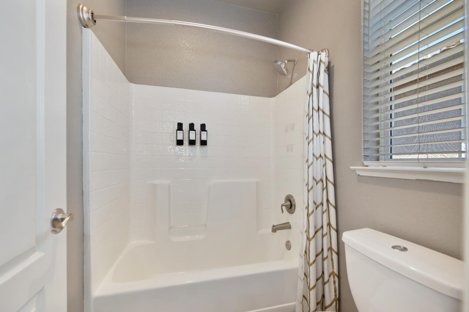West Sacramento, California, 95691, United States, 4 Bedrooms Bedrooms, ,3 BathroomsBathrooms,Residential,For Sale,1906869