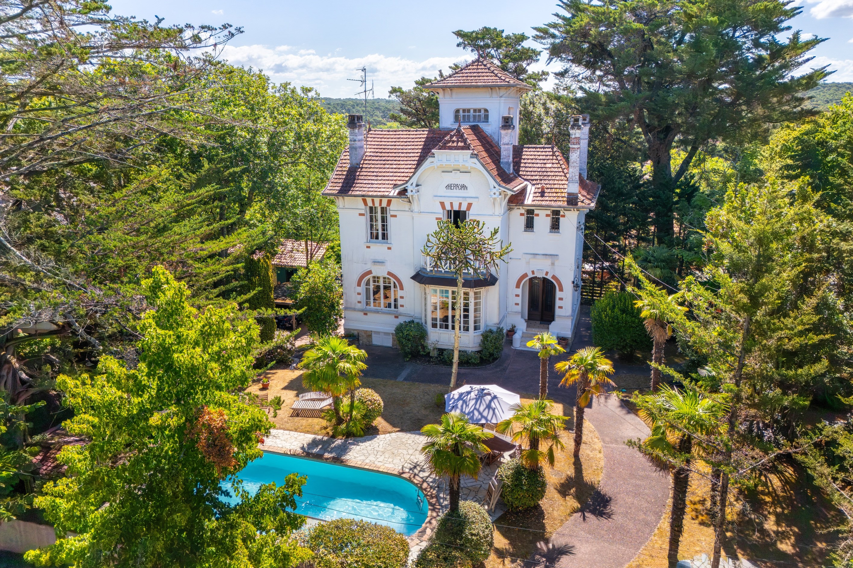 PARC PEREIRE – ELEGANT HISTORIC VILLA JUST 500 METRES FROM THE BEACH - 物件實景