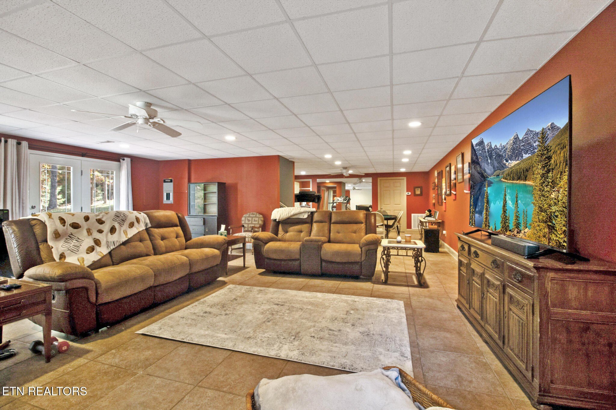 Crossville, Tennessee, 38558, United States, 3 Bedrooms Bedrooms, ,4 BathroomsBathrooms,Residential,For Sale,1930230