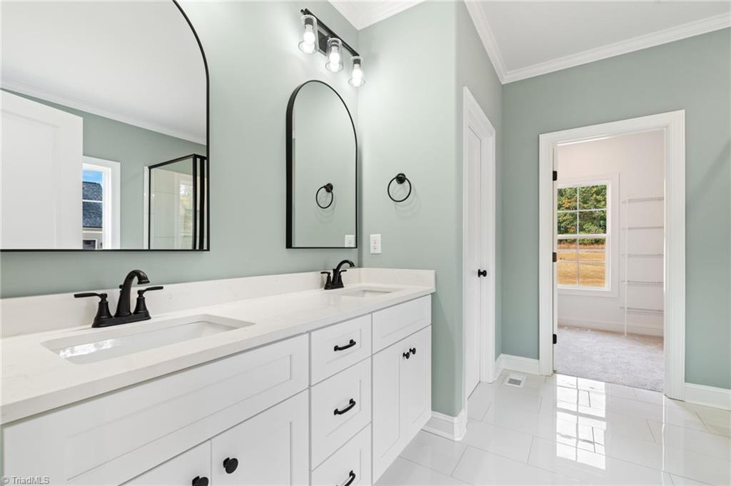 Lexington, North Carolina, 27295, United States, 3 Bedrooms Bedrooms, ,3 BathroomsBathrooms,Residential,For Sale,1840545