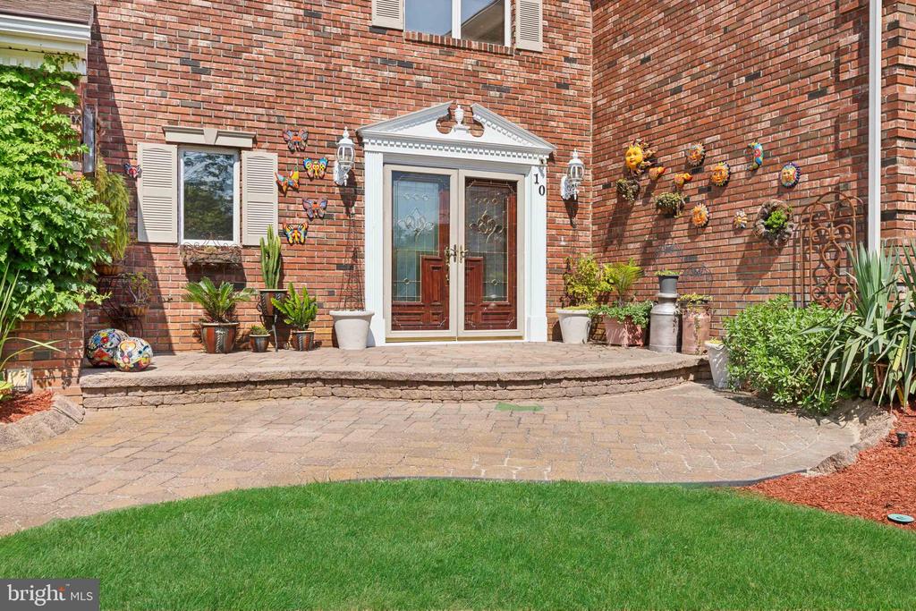 Colts Neck, New Jersey, 07722, United States, 4 Bedrooms Bedrooms, ,4 BathroomsBathrooms,Residential,For Sale,1792181