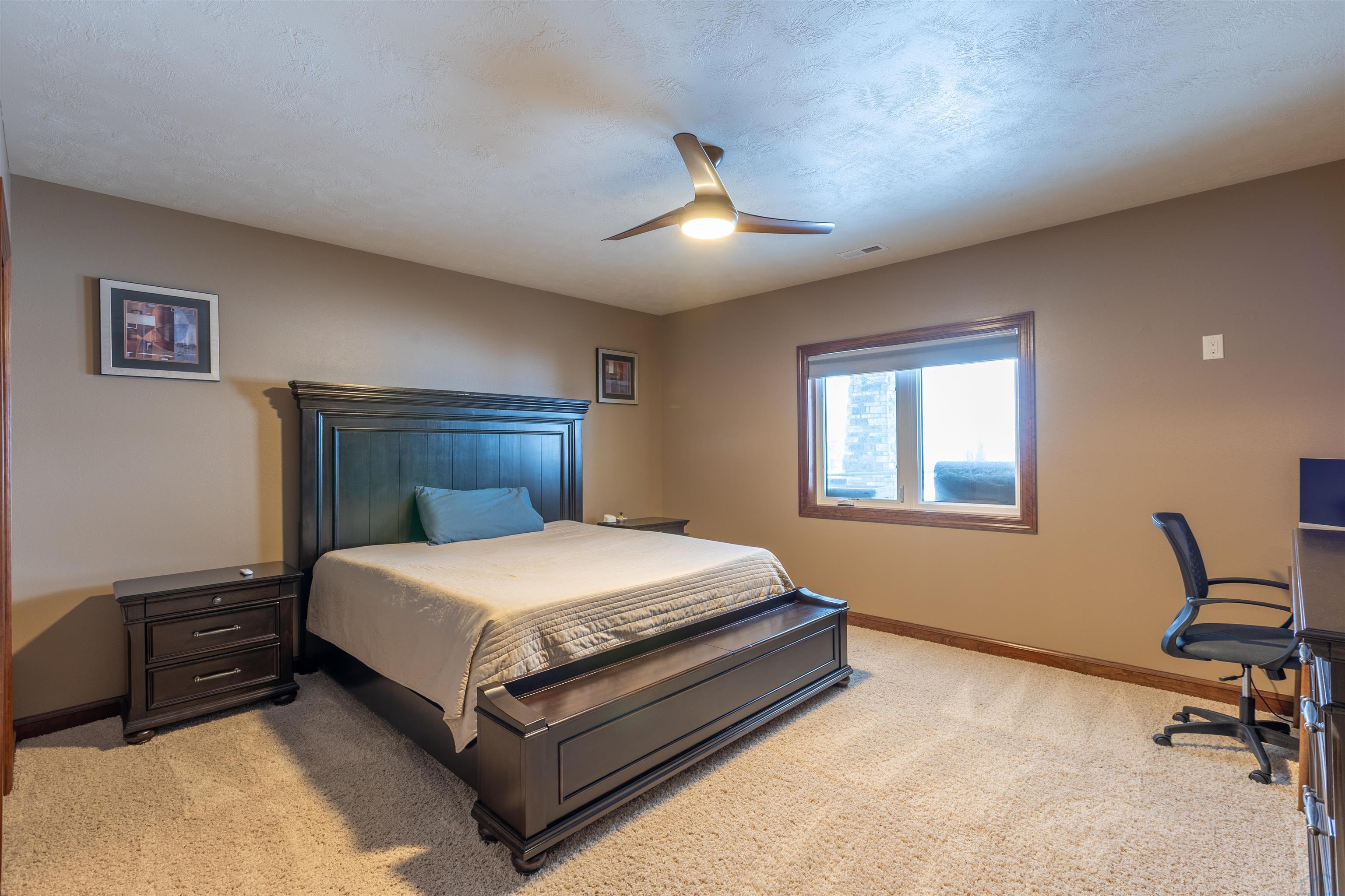 Sioux City, Iowa, 51106, United States, 5 Bedrooms Bedrooms, ,4 BathroomsBathrooms,Residential,For Sale,2002459