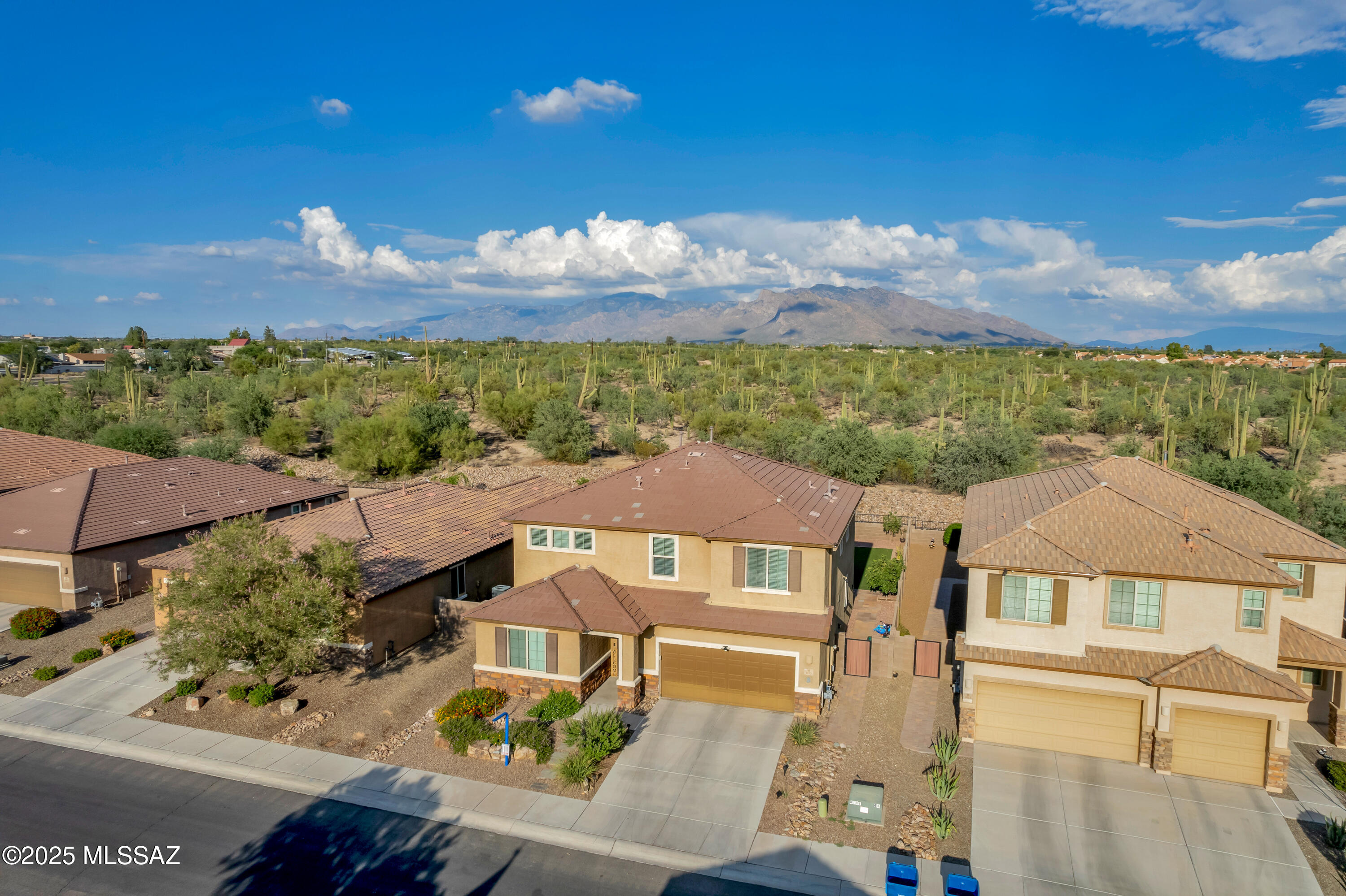 Tucson, Arizona, 85741, United States, 4 Bedrooms Bedrooms, ,3 BathroomsBathrooms,Residential,For Sale,1933342