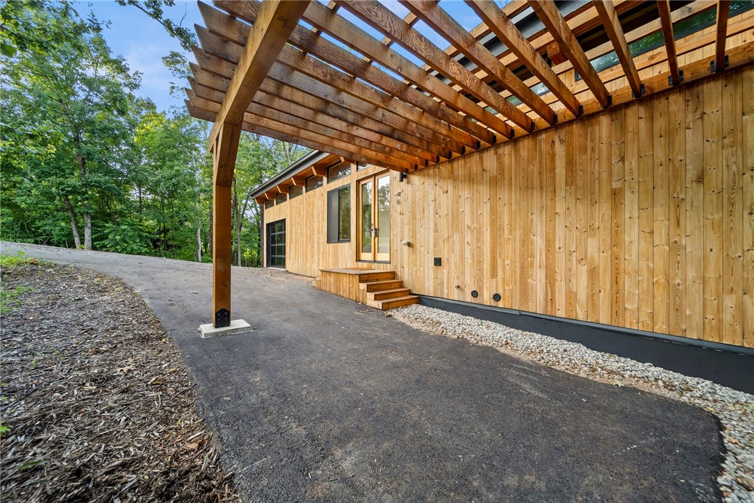 Bella Vista, Arkansas, 72715, United States, 3 Bedrooms Bedrooms, ,4 BathroomsBathrooms,Residential,For Sale,1892067