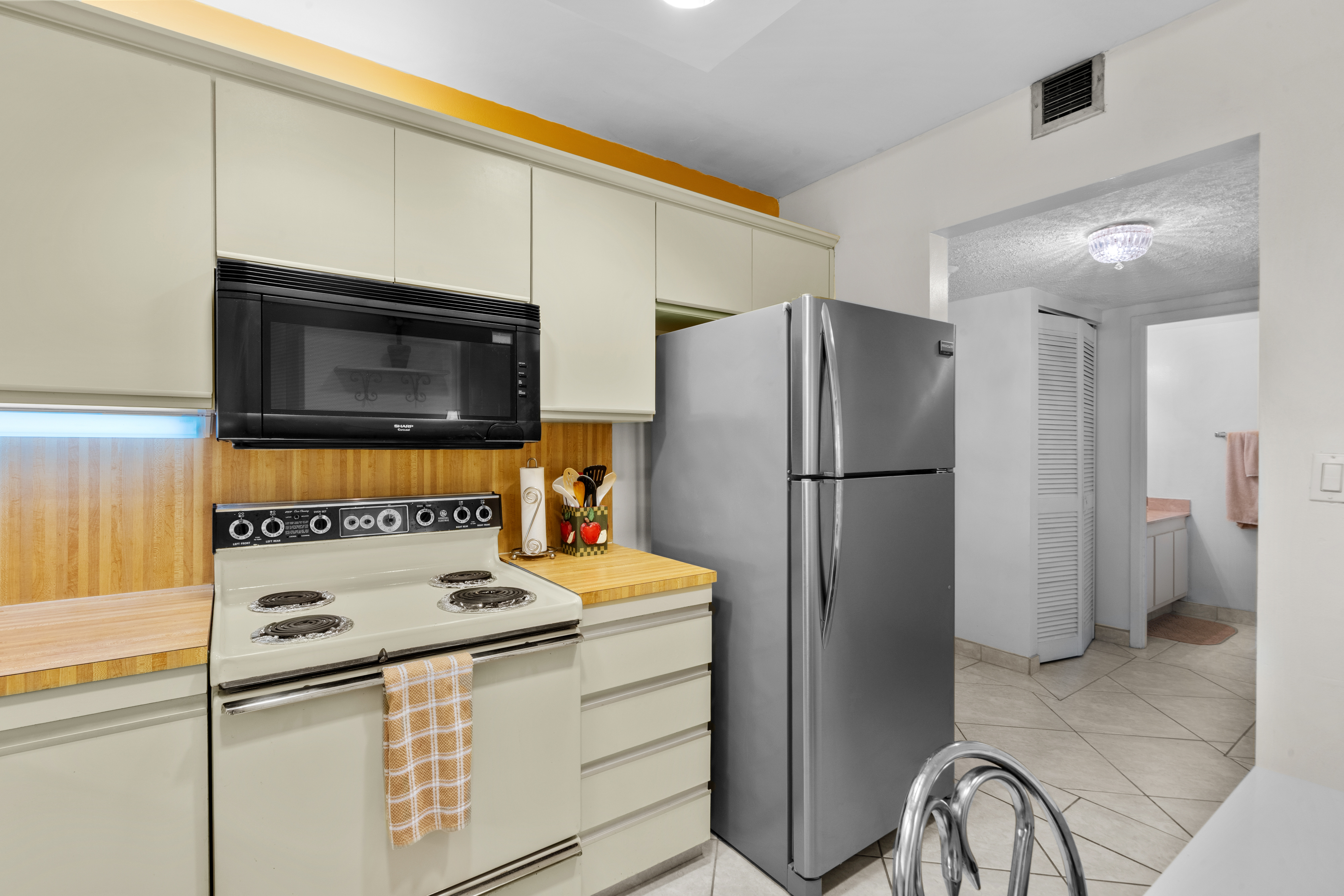  2500 Parkview Dr, Hallandale Beach, FL, 33009 - 物件實景
