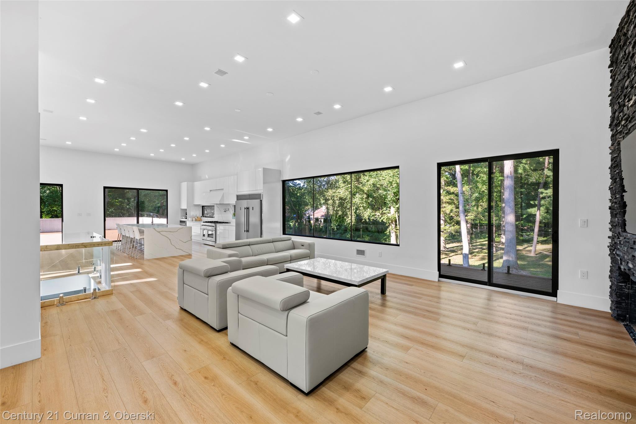 Farmington, Michigan, 48334, United States, 7 Bedrooms Bedrooms, ,8 BathroomsBathrooms,Residential,For Sale,1980731