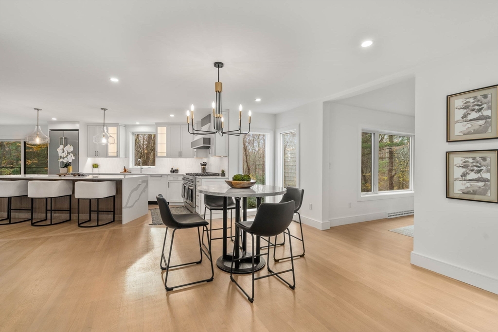 Weston, Massachusetts, 02493, United States, 4 Bedrooms Bedrooms, ,5 BathroomsBathrooms,Residential,For Sale,1989089