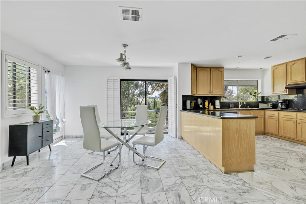 Woodland Hills, California, 91364, United States, 3 Bedrooms Bedrooms, ,3 BathroomsBathrooms,Residential,For Sale,1980470