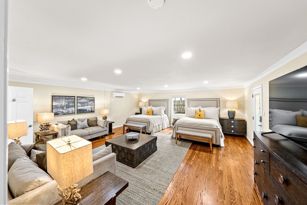Fredericksburg, Texas, 78624, United States, 6 Bedrooms Bedrooms, ,6 BathroomsBathrooms,Residential,For Sale,2048440