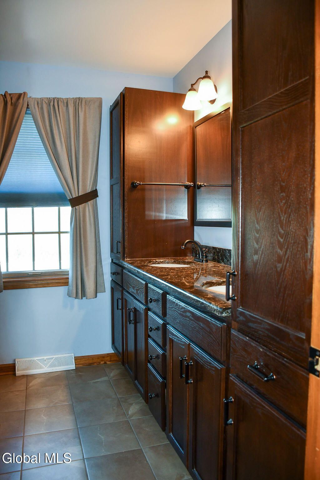 Colonie, New York, 12047, United States, 4 Bedrooms Bedrooms, ,3 BathroomsBathrooms,Residential,For Sale,1991402