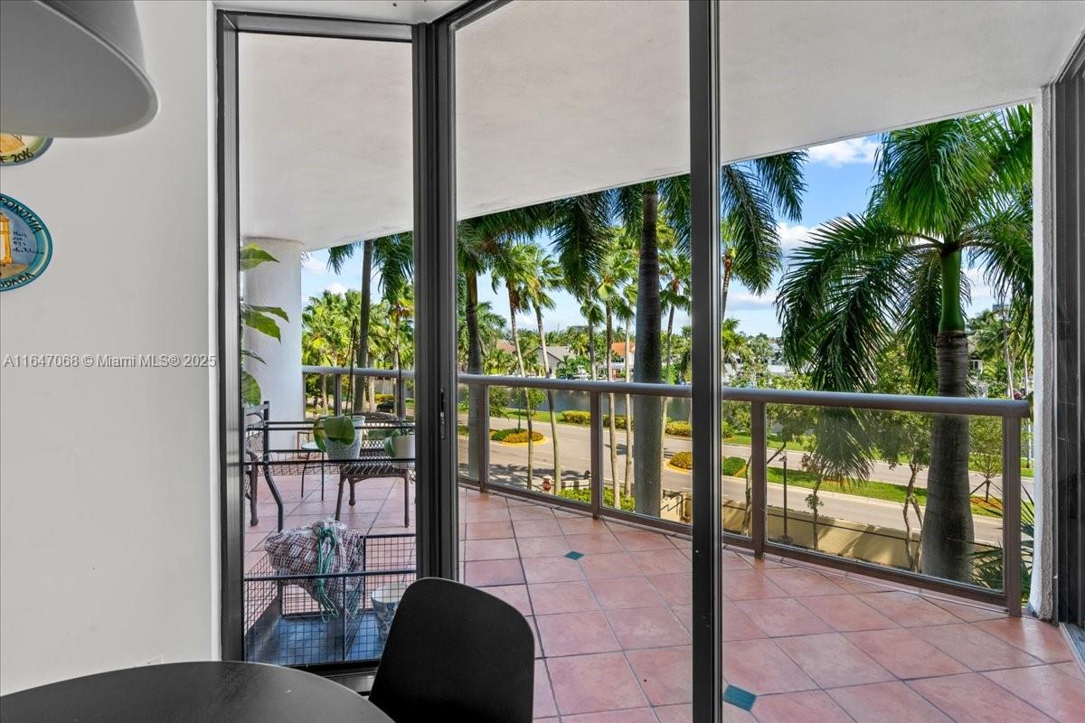 3598 Yacht Club Dr Unit 302, Aventura, Florida, 33180, United States, 3 Bedrooms Bedrooms, ,2 BathroomsBathrooms,Residential,For Sale,3598 Yacht Club Dr Unit 302,1622452