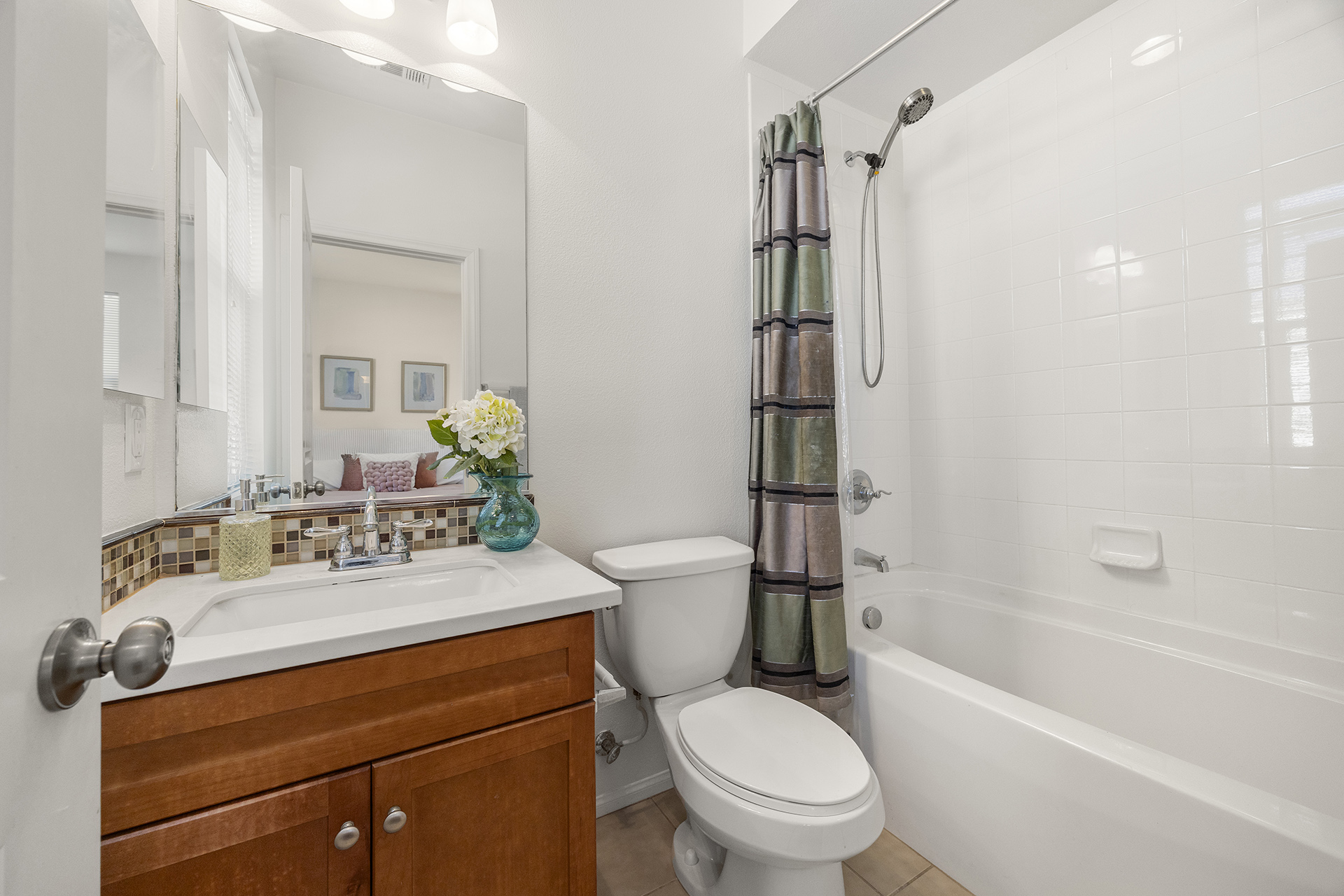 Garden Grove, California, 92843, United States, 5 Bedrooms Bedrooms, ,4 BathroomsBathrooms,Residential,For Sale,1986073