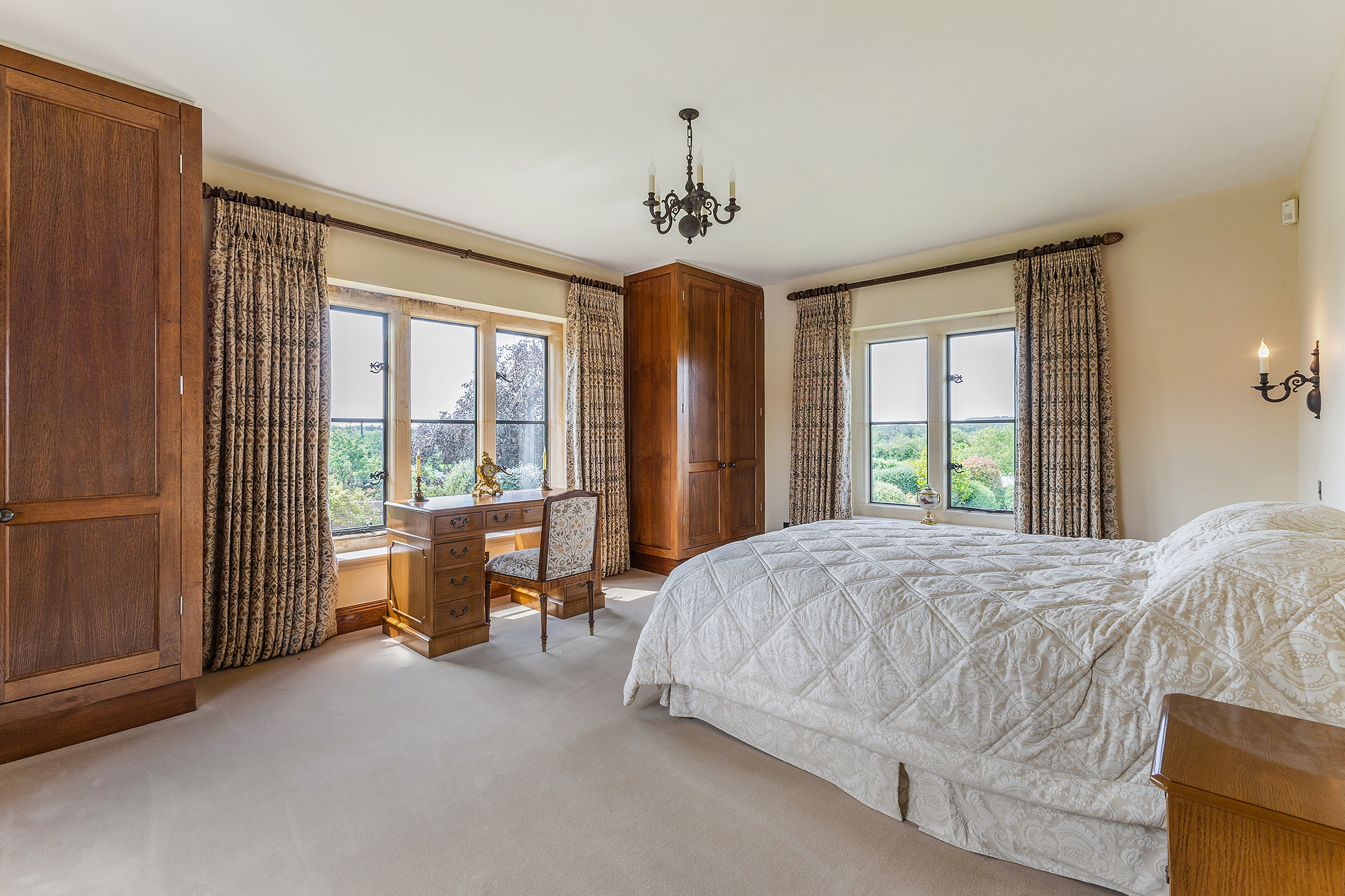  An Impressive Country Estate with Indoor Pool and Equestrian Facilities - 物件實景