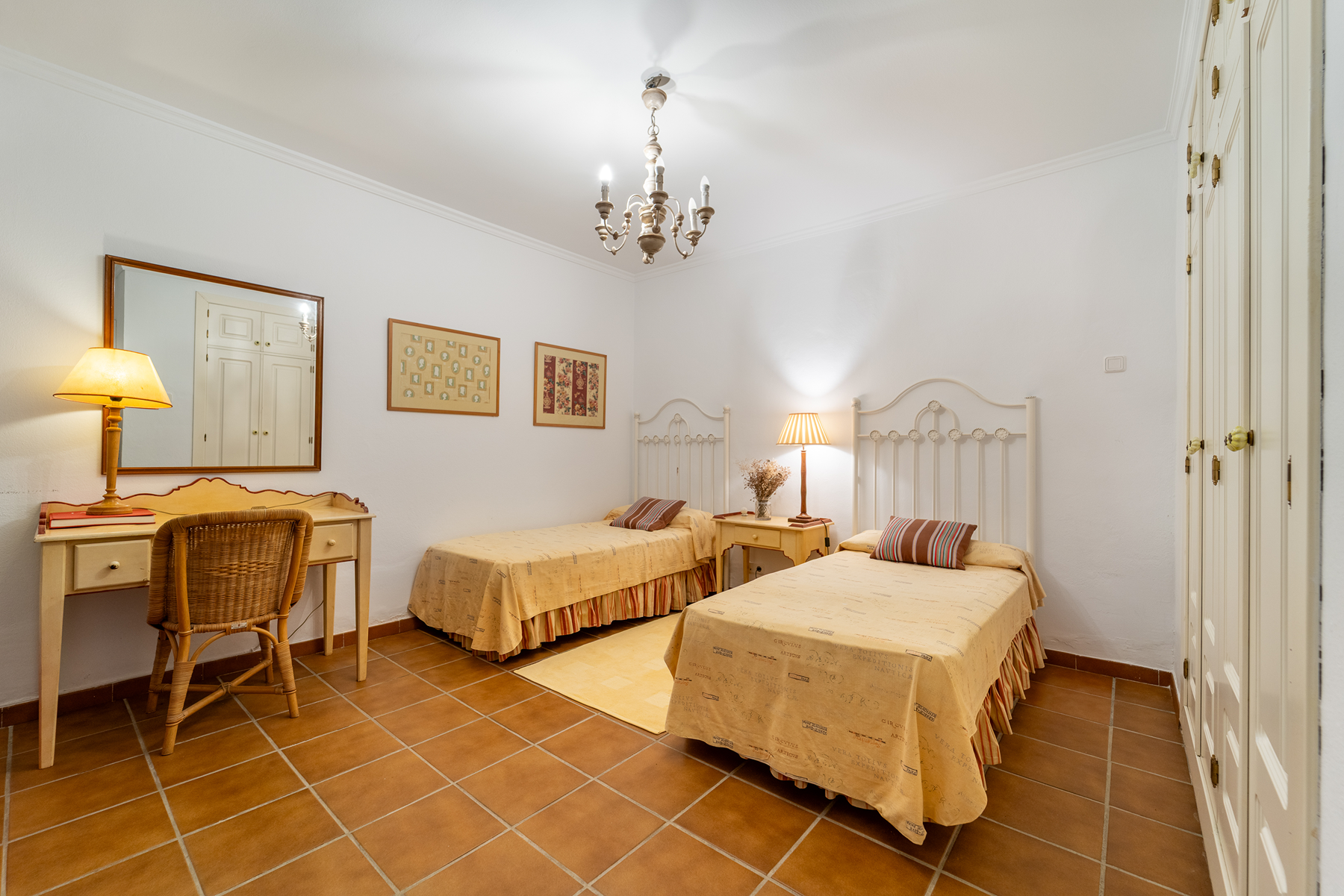  Charming Andalusian-style villa in Altos de Puente Romano, Golden Mile - 物件實景