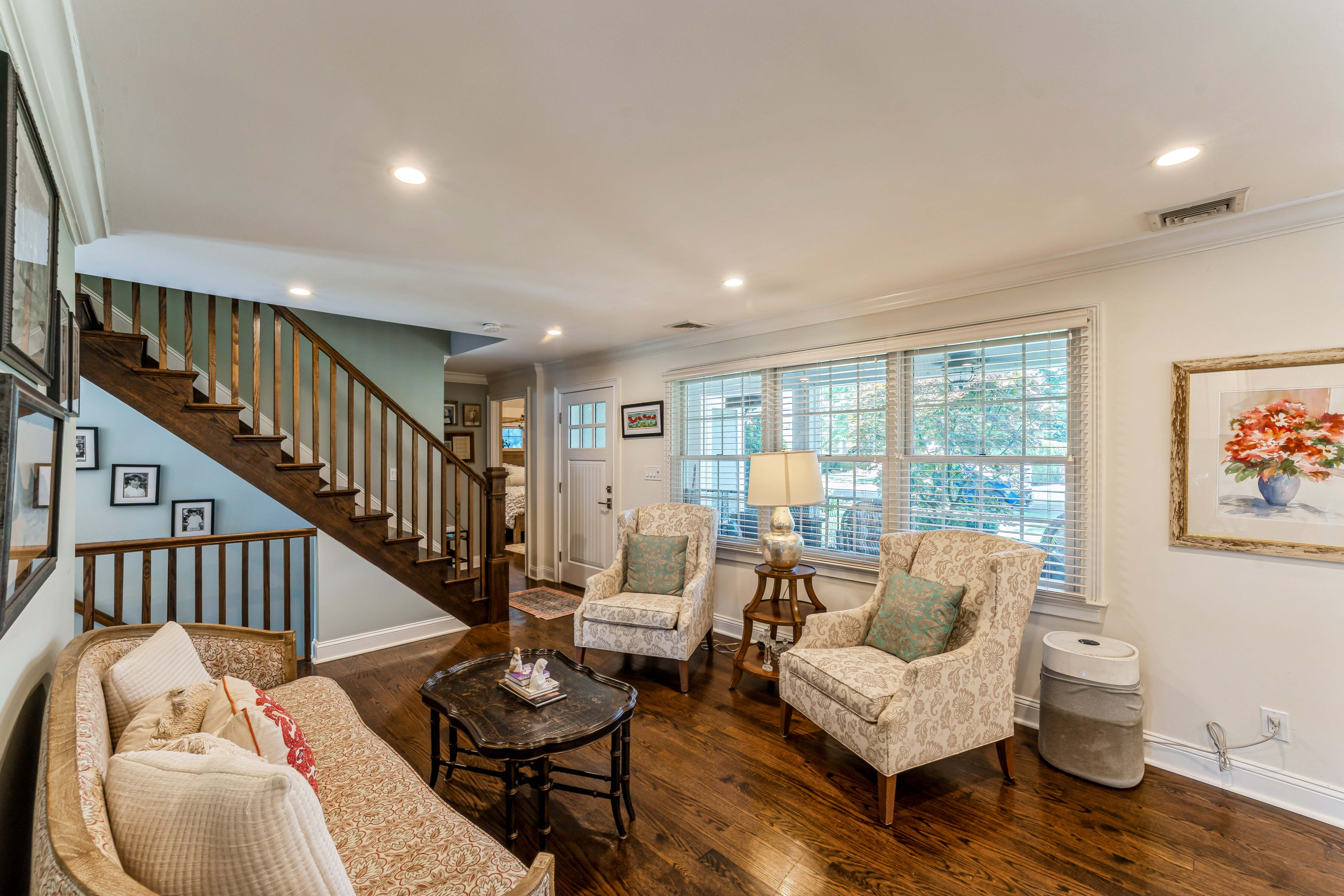 Floral Park, New York, 11001, United States, 4 Bedrooms Bedrooms, ,3 BathroomsBathrooms,Residential,For Sale,1905597