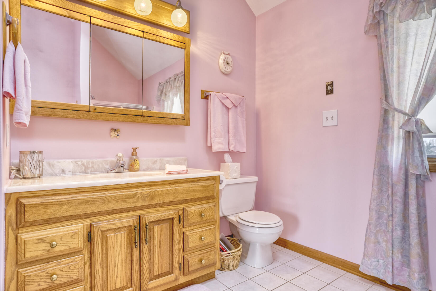 St. John, Indiana, 46373, United States, 4 Bedrooms Bedrooms, ,3 BathroomsBathrooms,Residential,For Sale,2037863