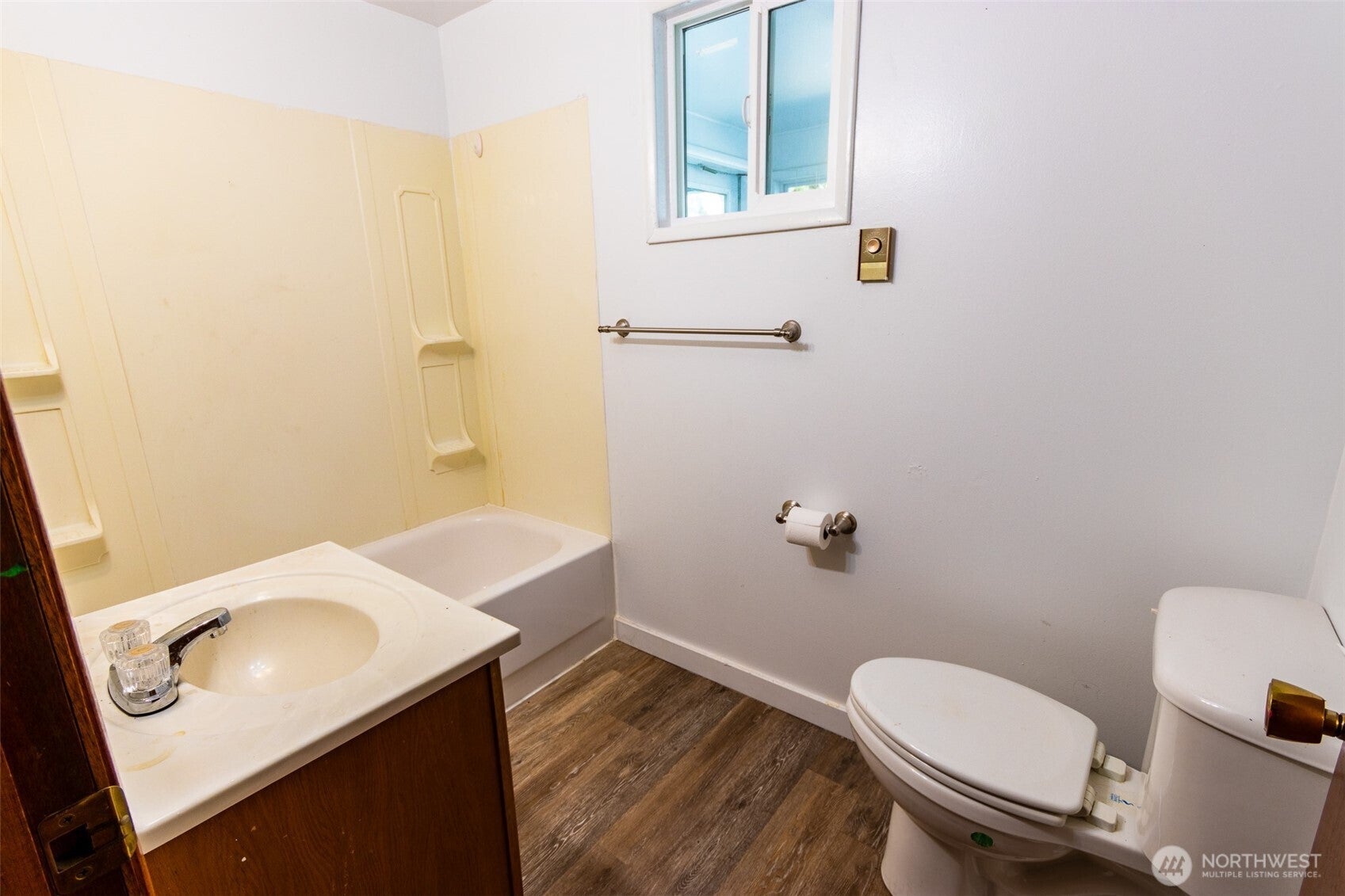 Tonasket, Washington, 98855, United States, ,Residential,For Sale,2001700