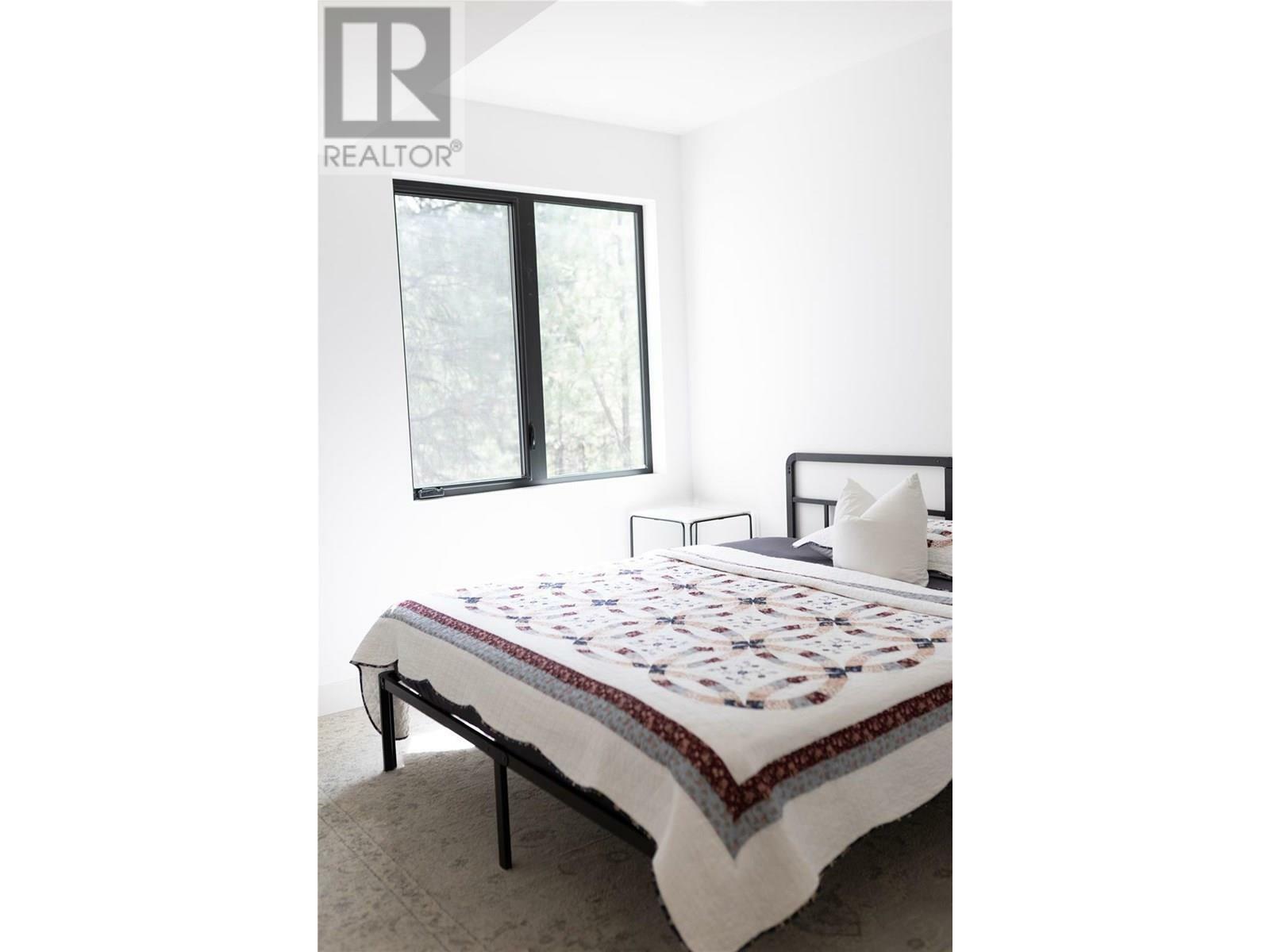 GRAND FORKS, British Columbia, V0H 1H2, CA, 5 Bedrooms Bedrooms, ,5 BathroomsBathrooms,Residential,For Sale,1868553