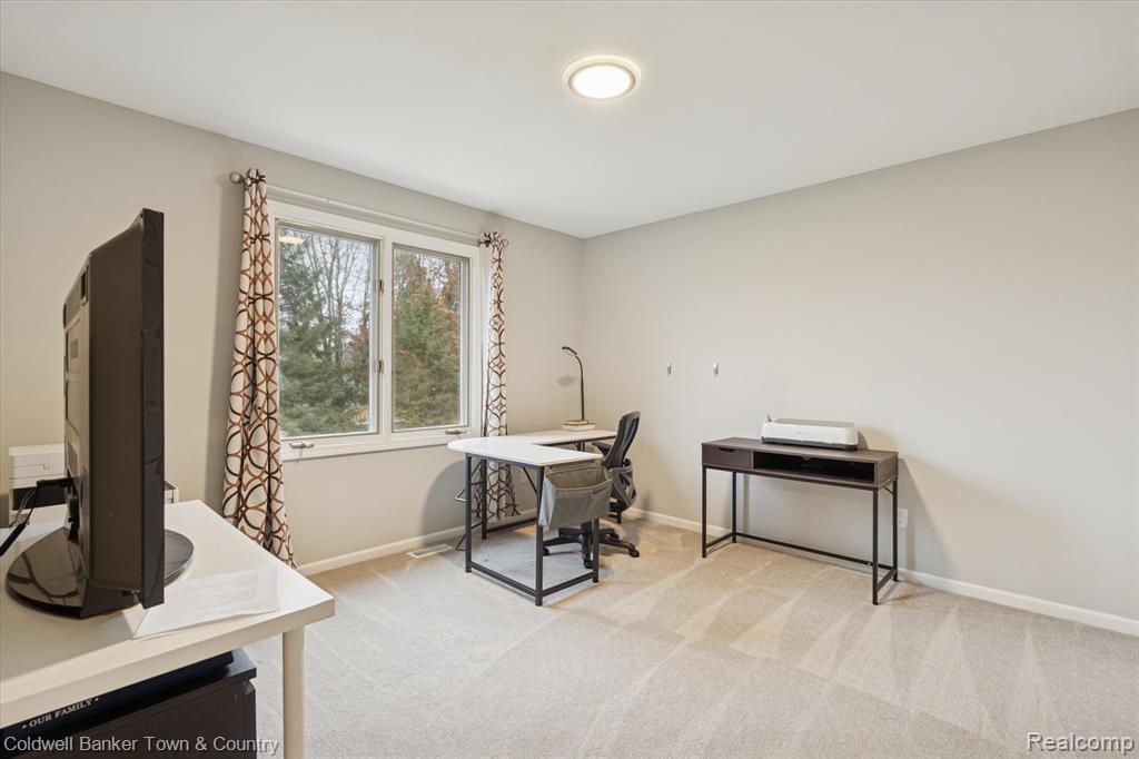 Highland, Michigan, 48357, United States, 4 Bedrooms Bedrooms, ,4 BathroomsBathrooms,Residential,For Sale,2003066