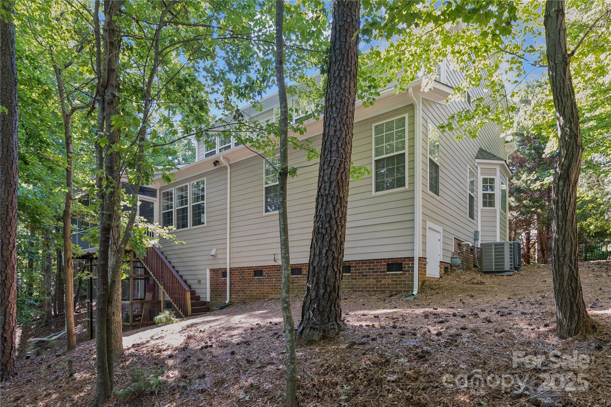Tega Cay, South Carolina, 29708, United States, 4 Bedrooms Bedrooms, ,4 BathroomsBathrooms,Residential,For Sale,1906873