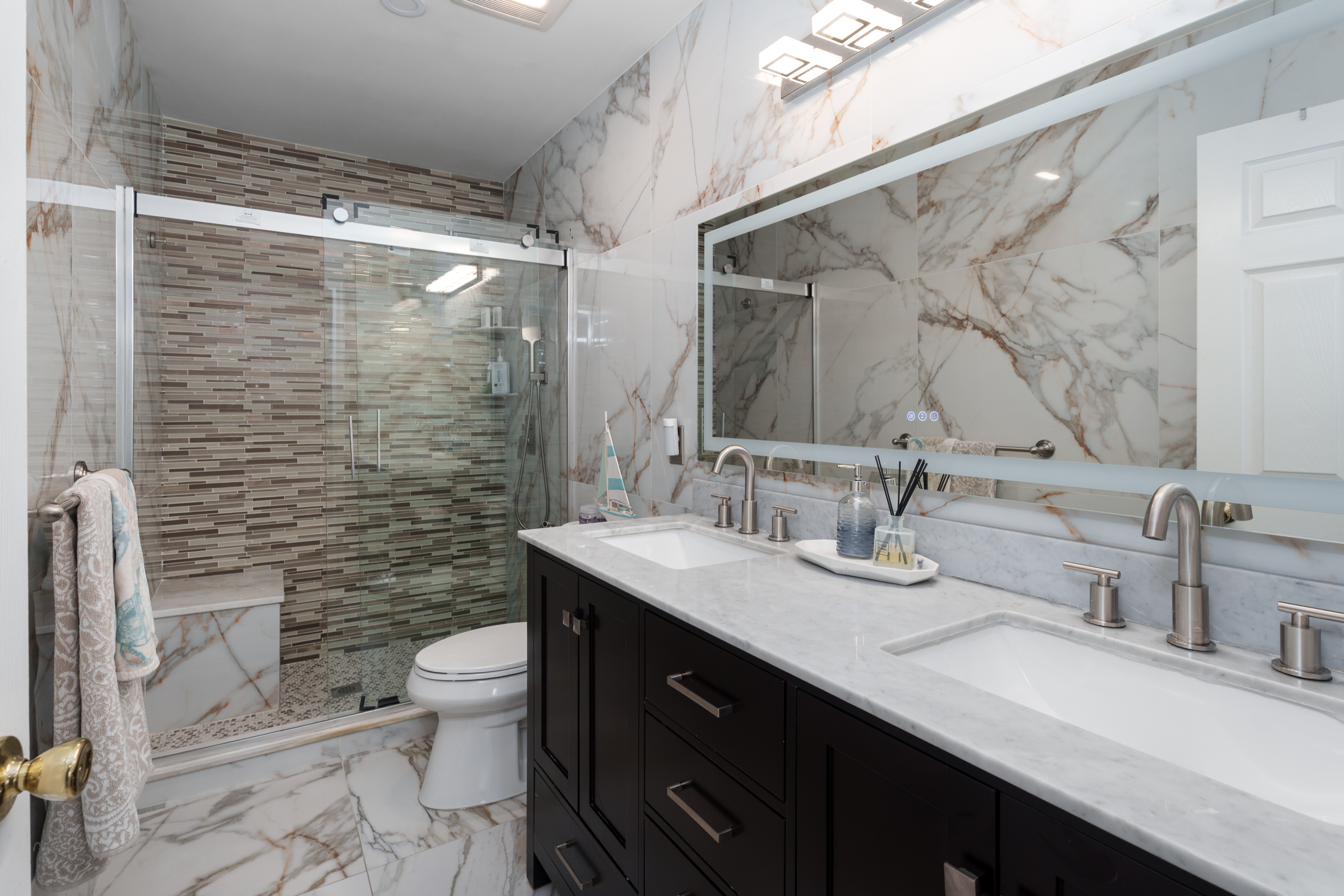  Bright Updated Kitchen, Bold New Bathrooms, Beautiful Setting - 物件實景