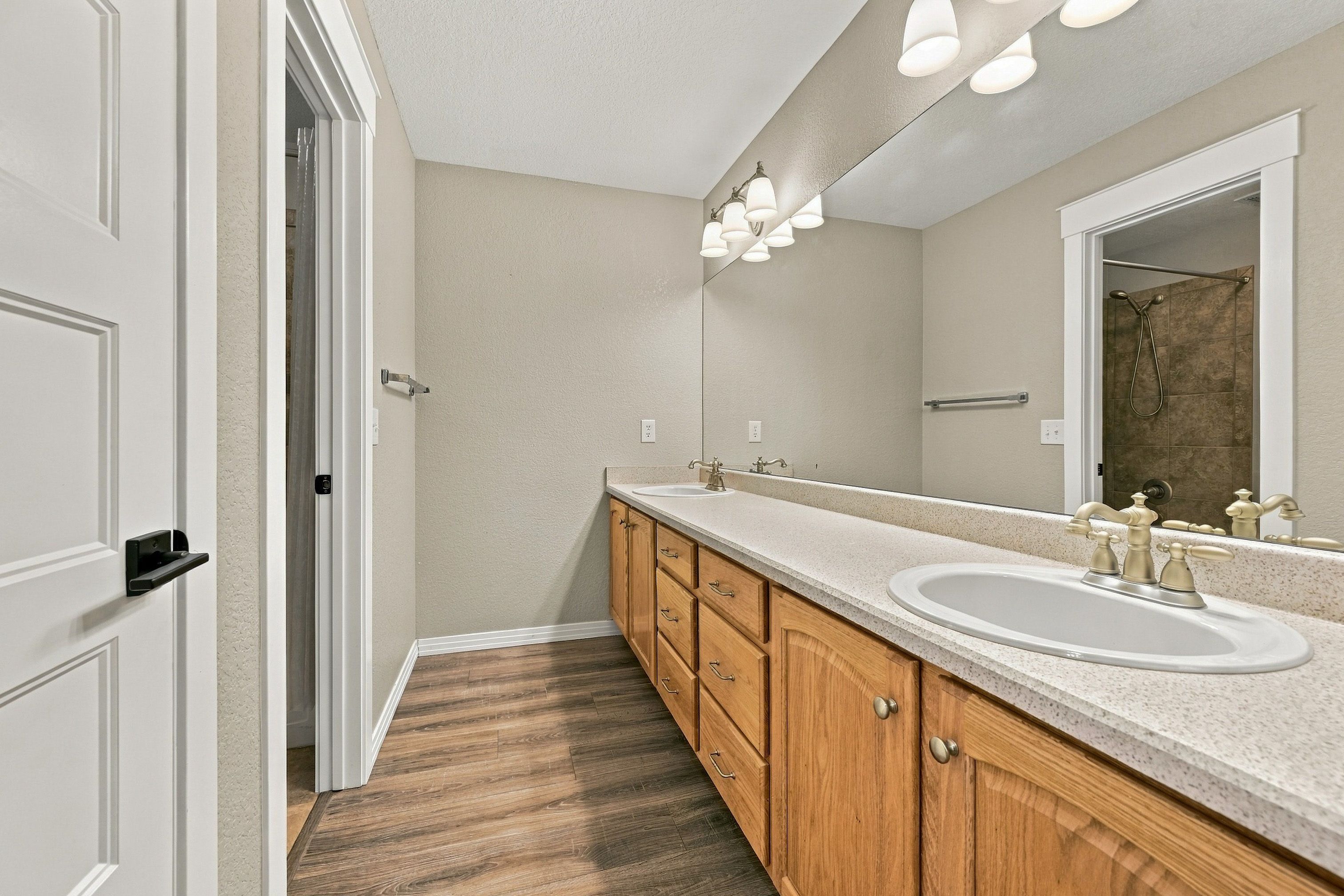  Beautifully updated and ideally located in desirable McKay Landing - 物件實景