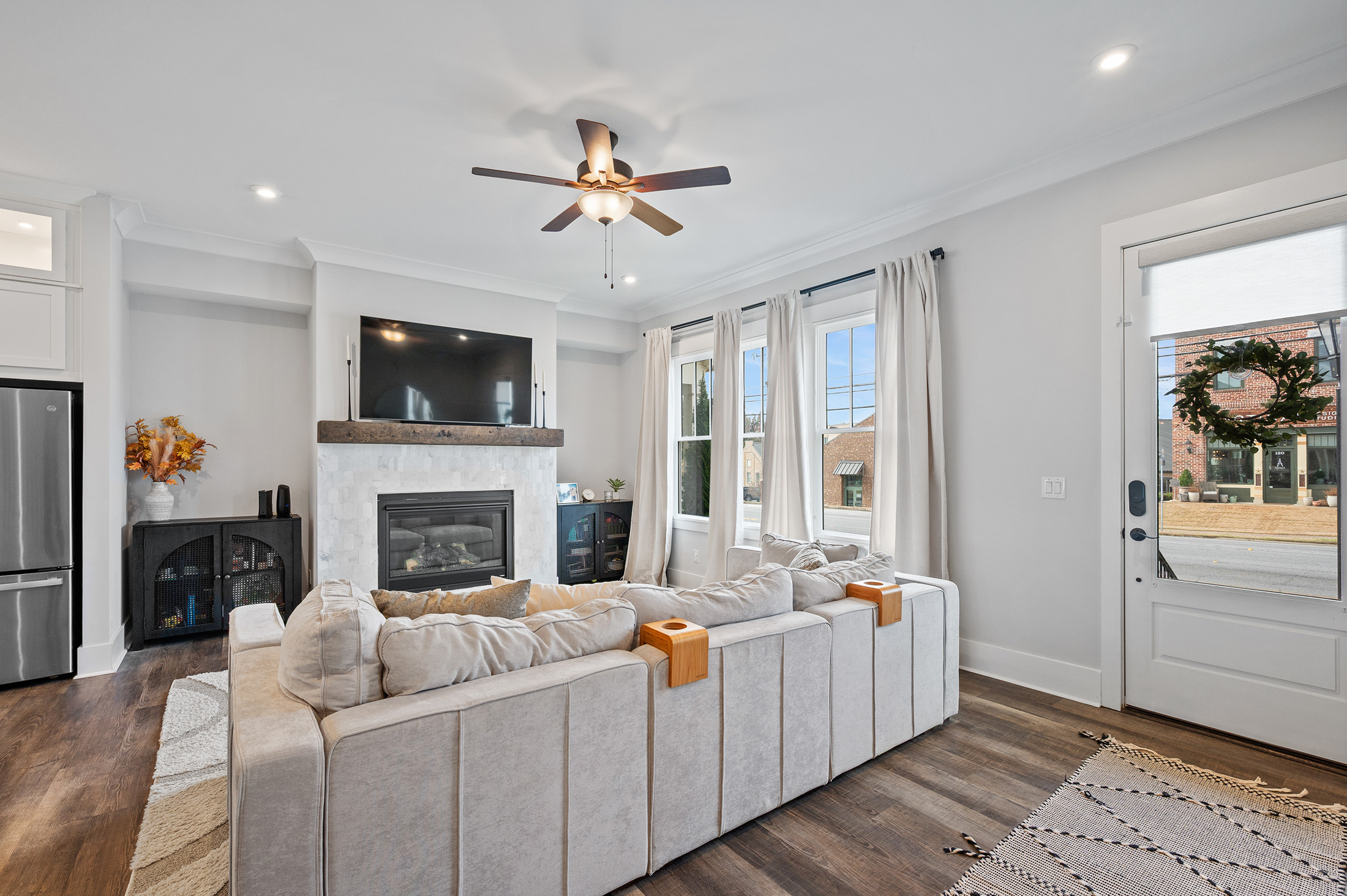  Three Bedroom Roswell Townhome Blends Comfort, Convenience and Style - 物件實景