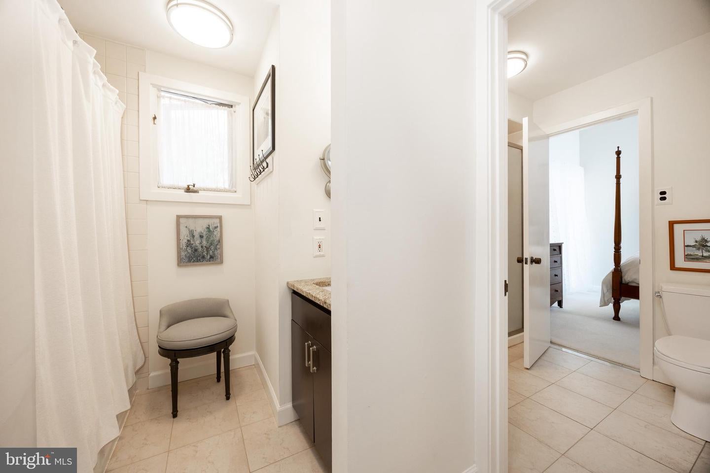 DEVON, Pennsylvania, 19333, United States, 2 Bedrooms Bedrooms, ,3 BathroomsBathrooms,Residential,For Sale,1980248