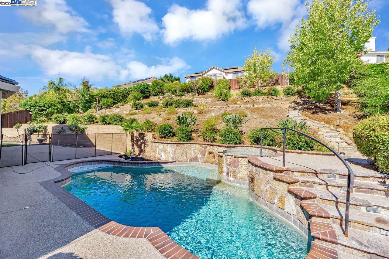 Concord, California, 94521, United States, 5 Bedrooms Bedrooms, ,3 BathroomsBathrooms,Residential,For Sale,1989306