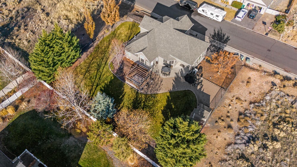 Klamath Falls, Oregon, 97601, United States, 3 Bedrooms Bedrooms, ,3 BathroomsBathrooms,Residential,For Sale,1848515