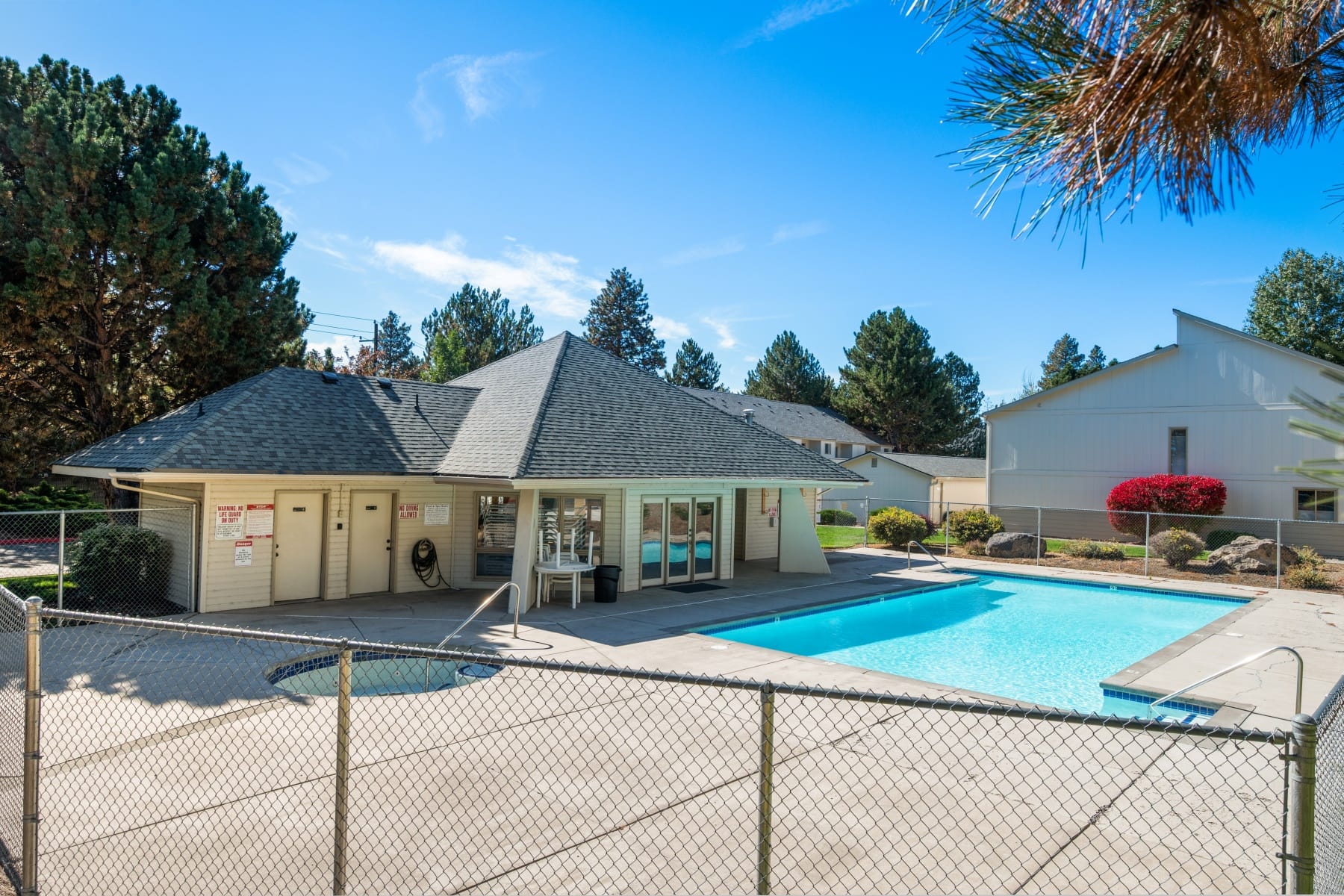  1050 NE Butler Market #APT 3 Bend, OR 97701 - 物件實景