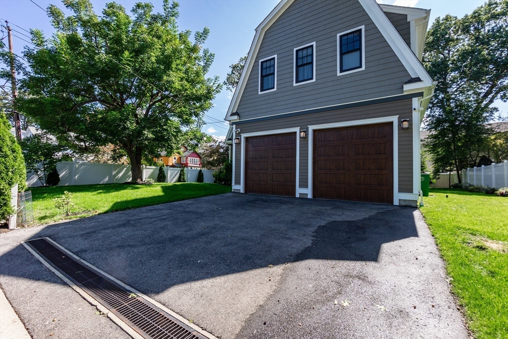 Newton, Massachusetts, 02460, United States, 4 Bedrooms Bedrooms, ,5 BathroomsBathrooms,Residential,For Sale,1982724