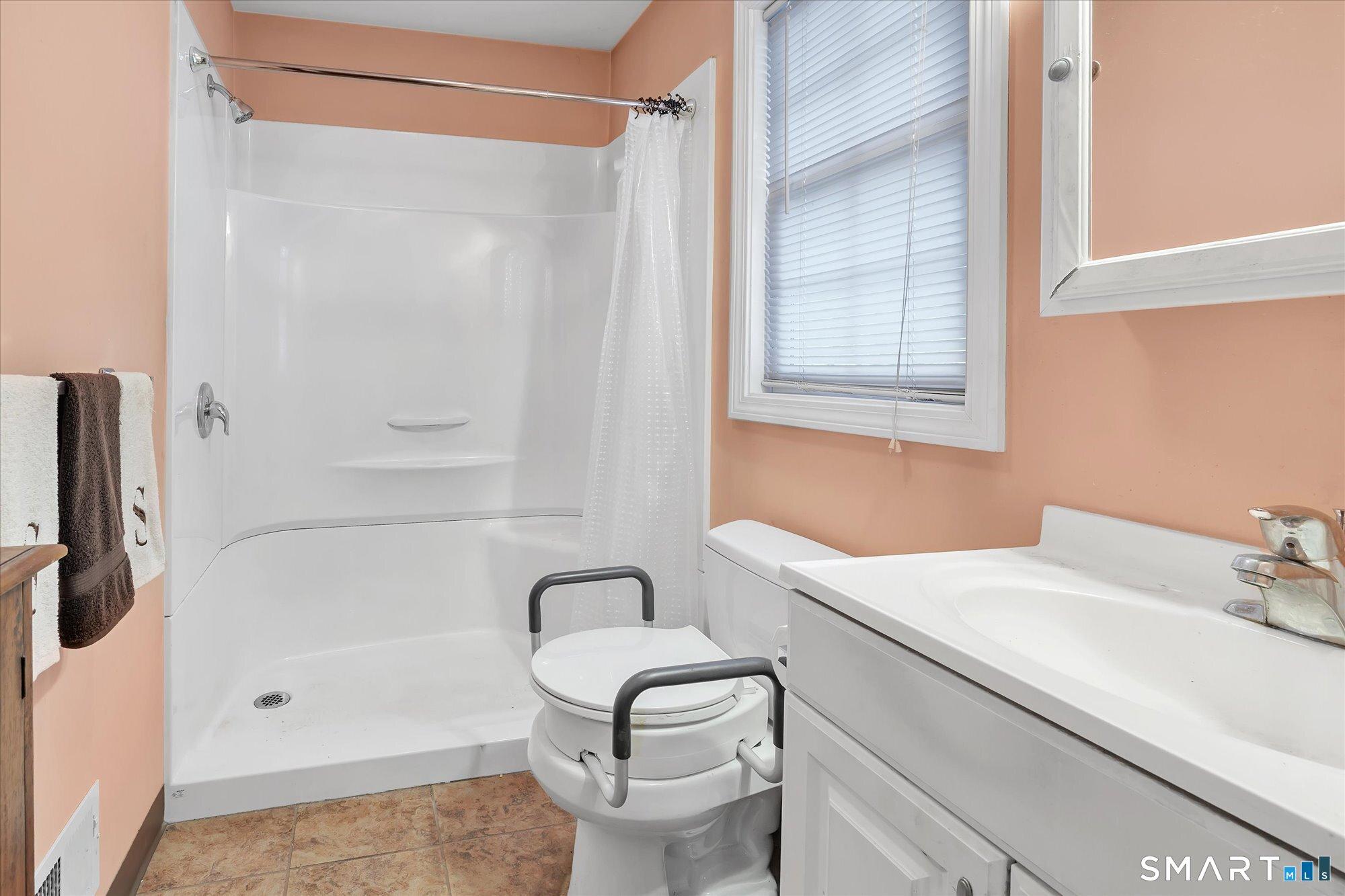 Ansonia, Connecticut, 06401, United States, 4 Bedrooms Bedrooms, ,4 BathroomsBathrooms,Residential,For Sale,2048150