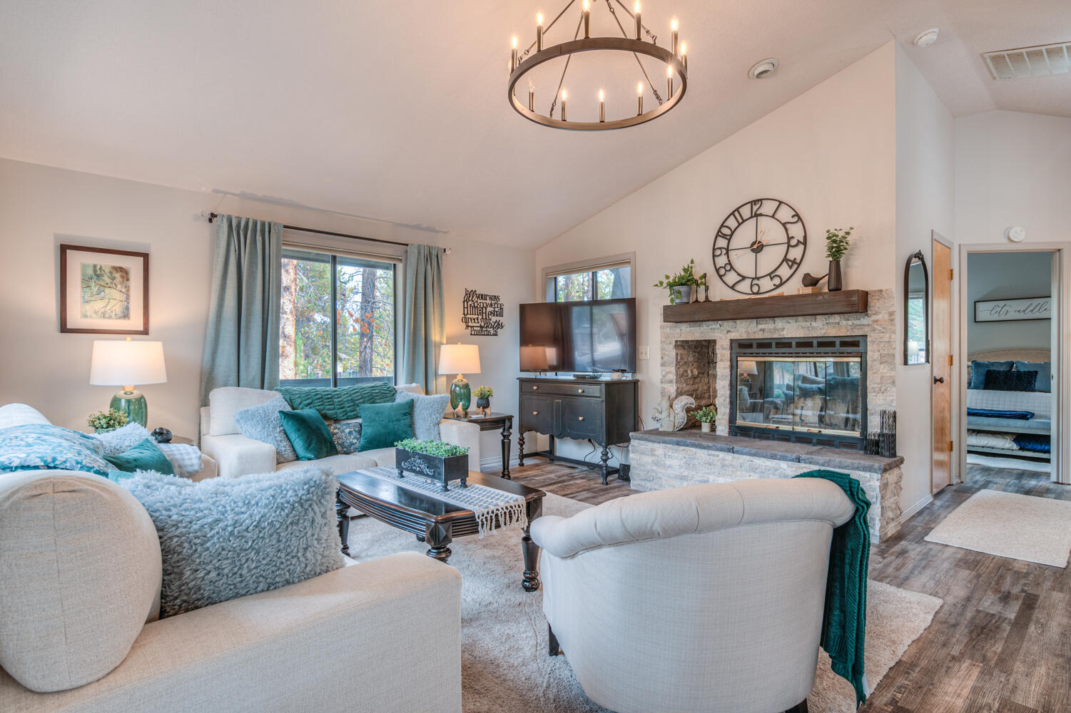 Sunriver, Oregon, 97707, United States, 3 Bedrooms Bedrooms, ,2 BathroomsBathrooms,Residential,For Sale,1982531