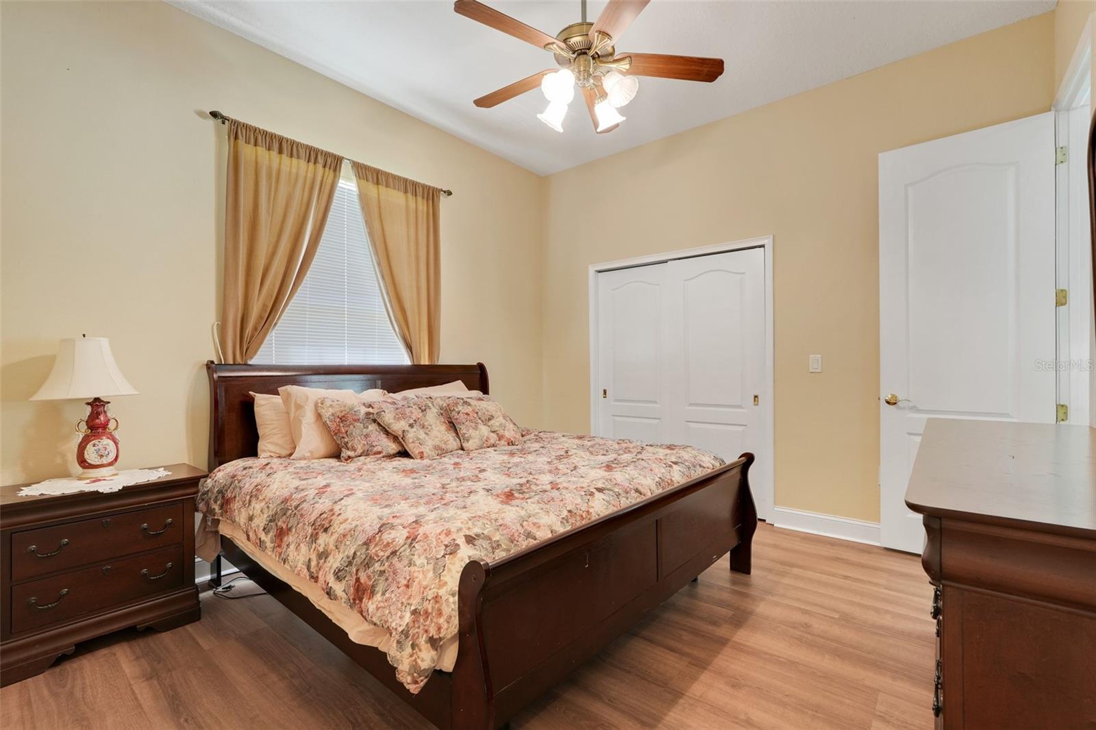 MINNEOLA, Florida, 34715, United States, 4 Bedrooms Bedrooms, ,4 BathroomsBathrooms,Residential,For Sale,1933322