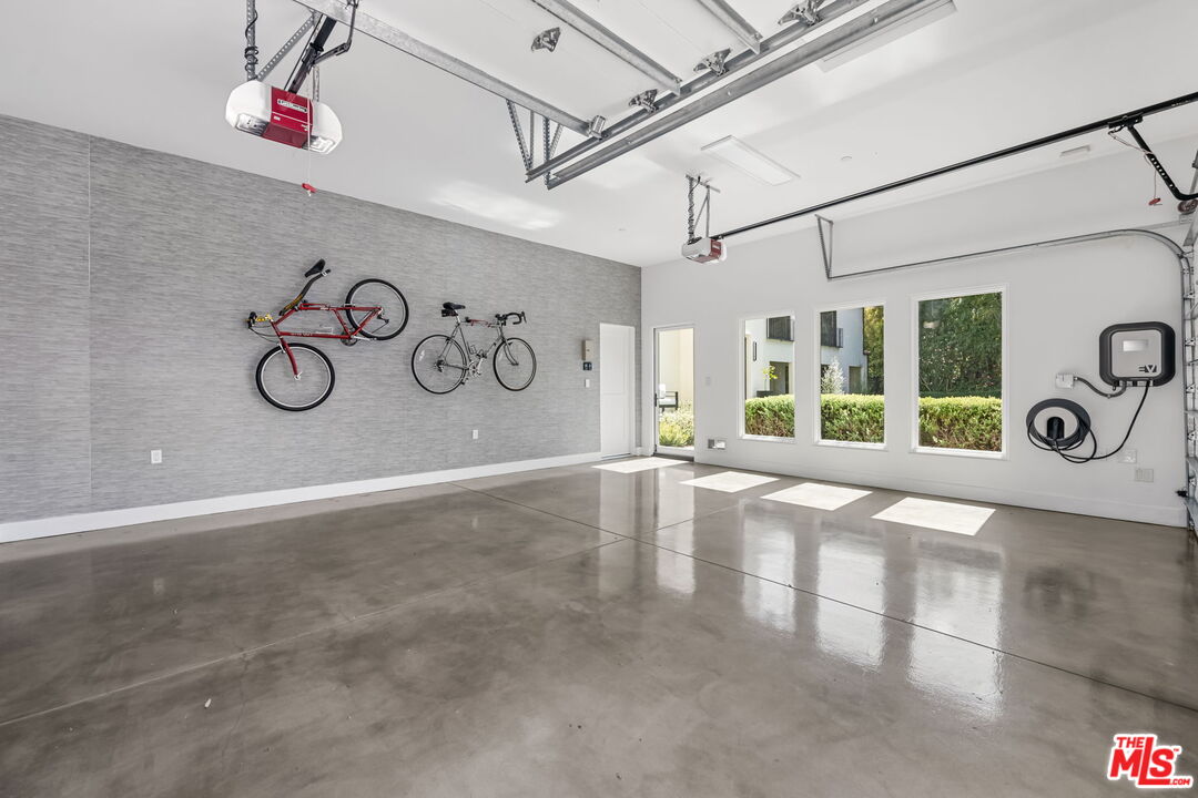 Los Angeles, California, 90077, United States, 5 Bedrooms Bedrooms, ,7 BathroomsBathrooms,Residential,For Sale,1768460