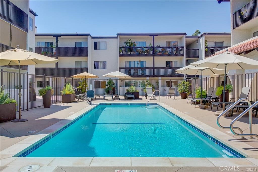 Encino, California, 91316, United States, 1 Bedroom Bedrooms, ,1 BathroomBathrooms,Residential,For Sale,1743068