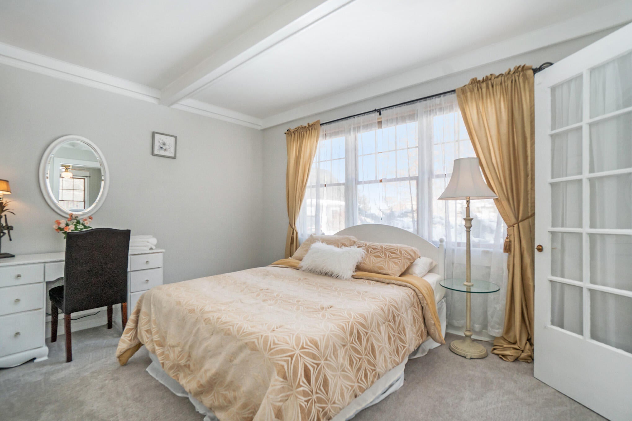 South Haven, Michigan, 49090, United States, 4 Bedrooms Bedrooms, ,3 BathroomsBathrooms,Residential,For Sale,1937505