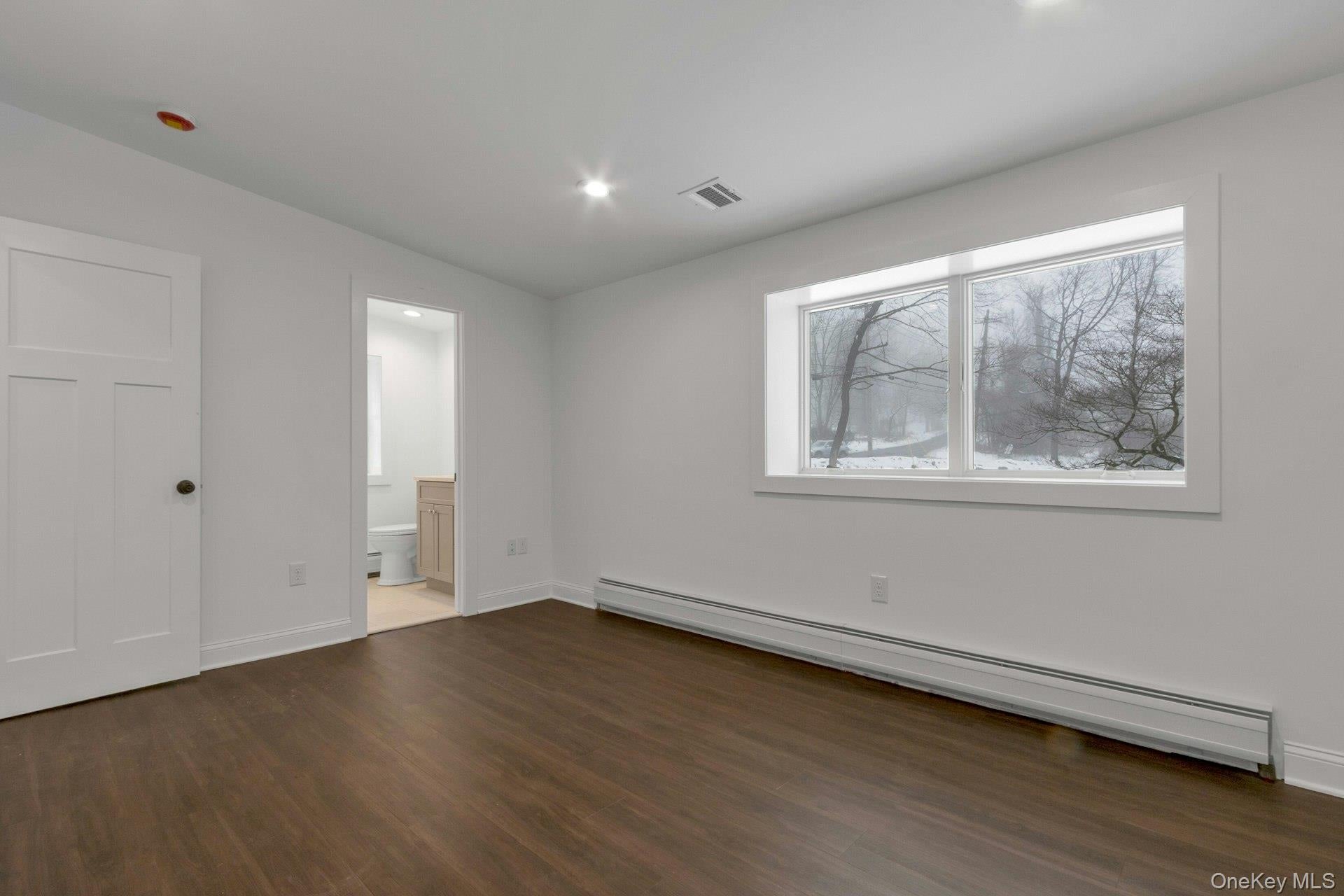 Valley Cottage, New York, 10989, United States, 4 Bedrooms Bedrooms, ,3 BathroomsBathrooms,Residential,For Sale,2005431