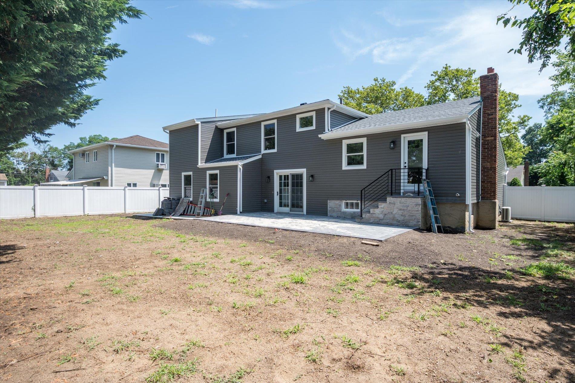 Massapequa Park, New York, 11762, United States, 5 Bedrooms Bedrooms, ,4 BathroomsBathrooms,Residential,For Sale,1903014